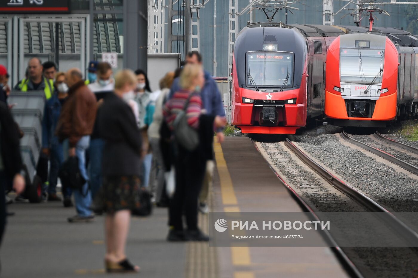 Двухэтажный поезд "Штадлер" запустили на МЦК в тестовом режиме