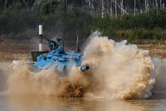 Форум "Армия-2021". Танковый биатлон 