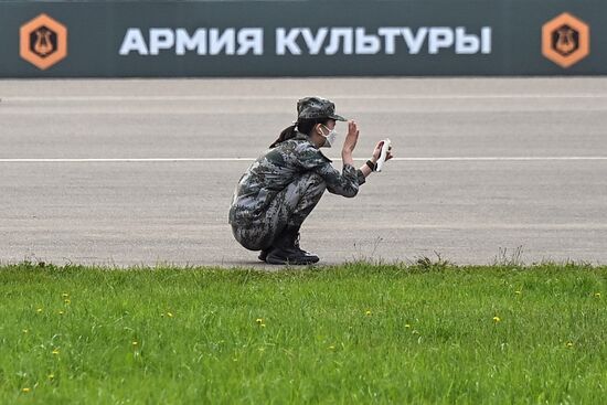 Форум "Армия-2021". Танковый биатлон 