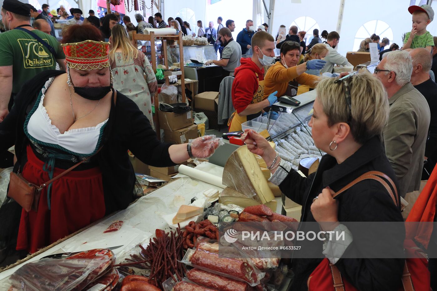 Гастрономический фестиваль "Сыр! Пир! Мир!"