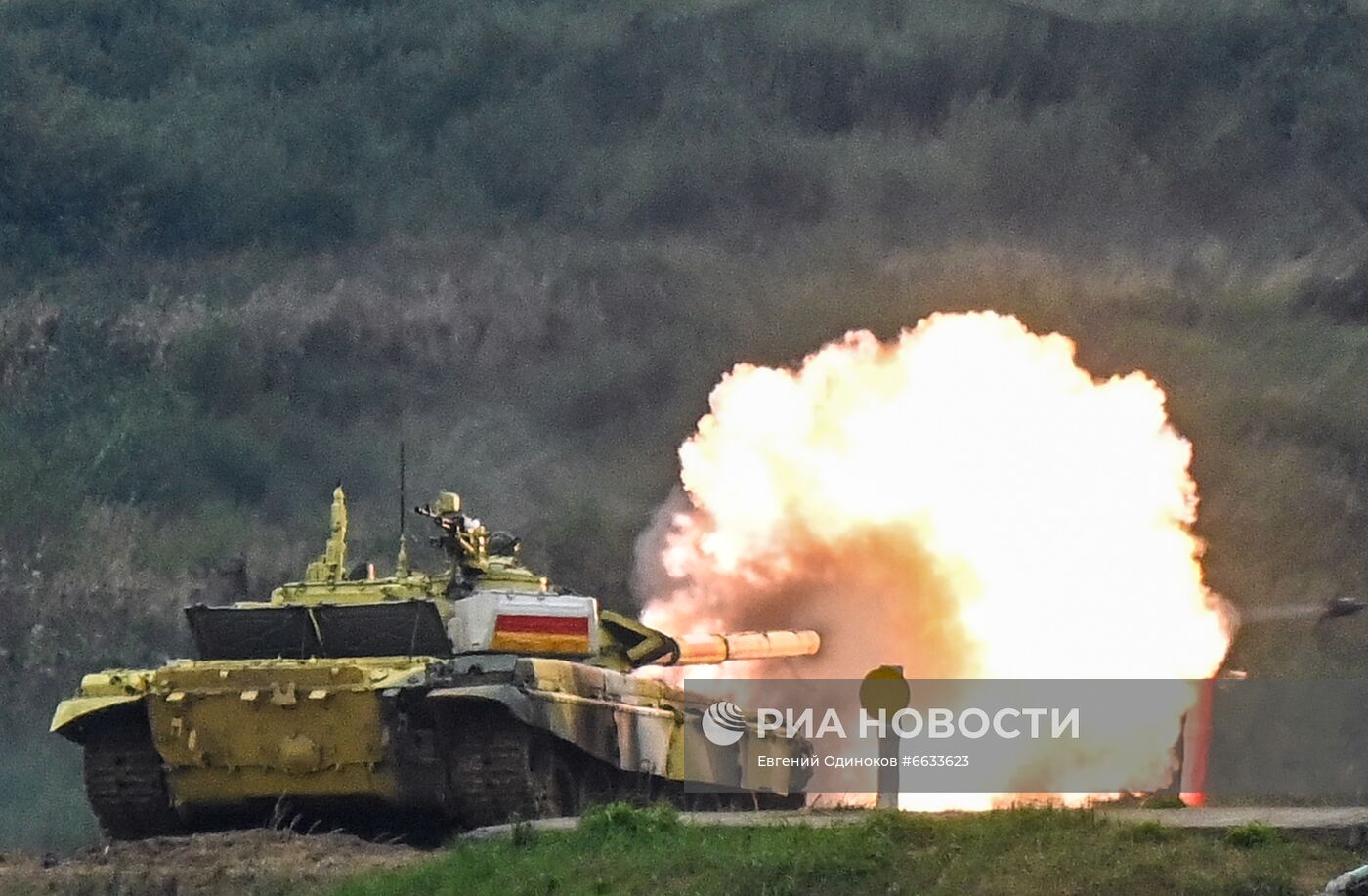 Форум "Армия-2021". Танковый биатлон