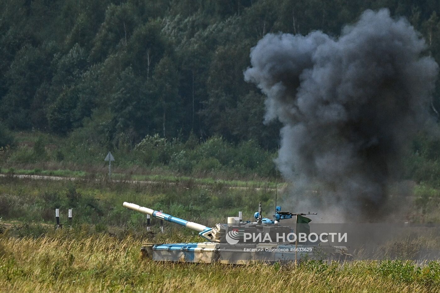 Форум "Армия-2021". Танковый биатлон 