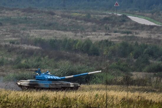 Форум "Армия-2021". Танковый биатлон 