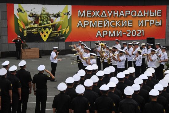 Открытие военно-технического форума "Армия-2021" во Владивостоке