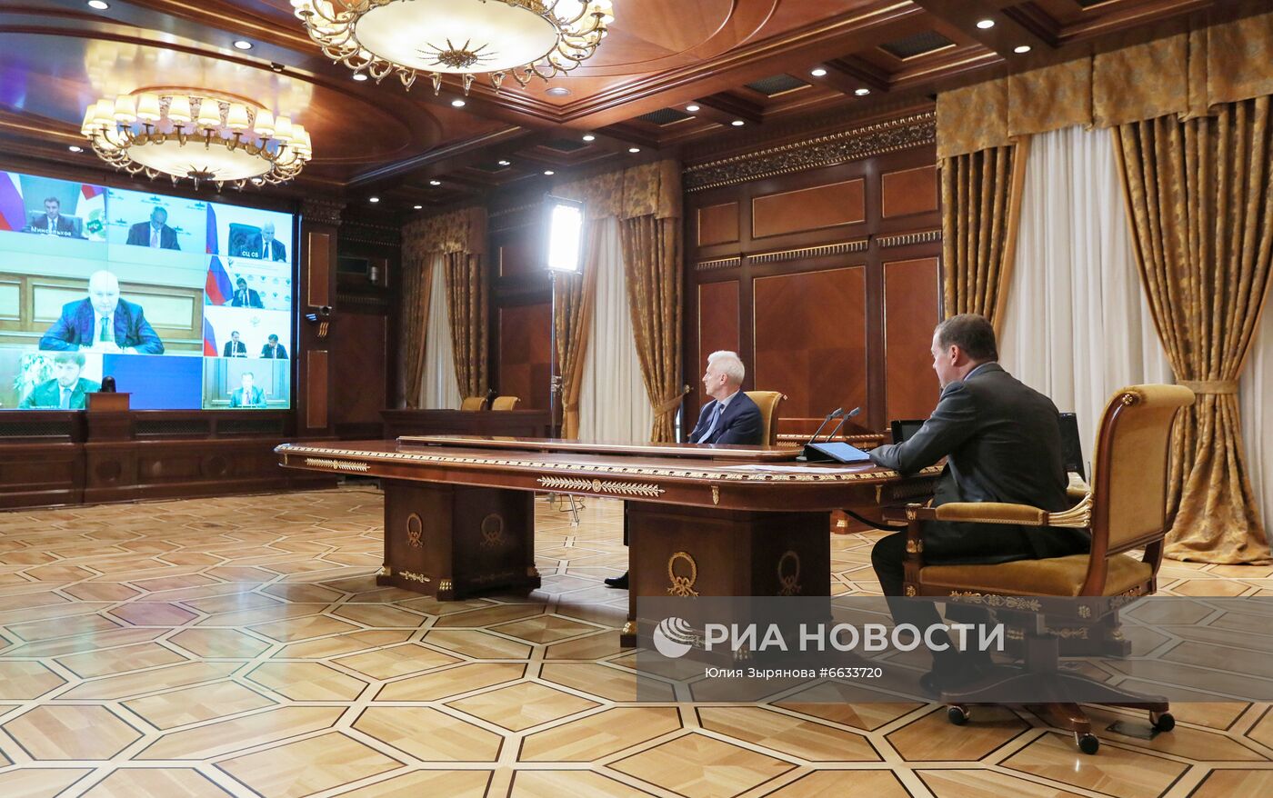Заместитель председателя Совета безопасности РФ Д. Медведев провел совещание по развитию аграрных отраслей экономики РФ