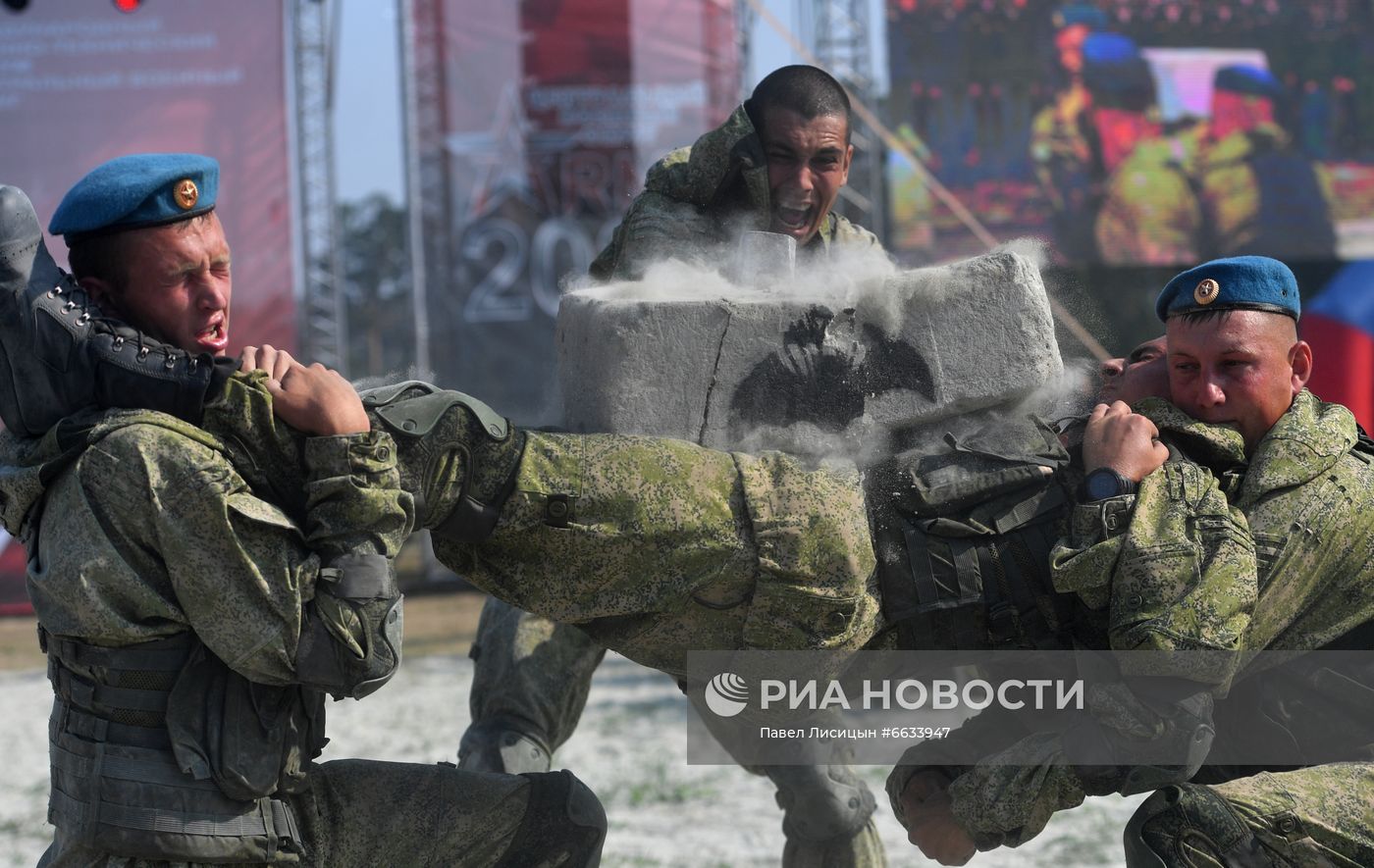 Открытие военно-технического форума "Армия-2021" в Екатеринбурге