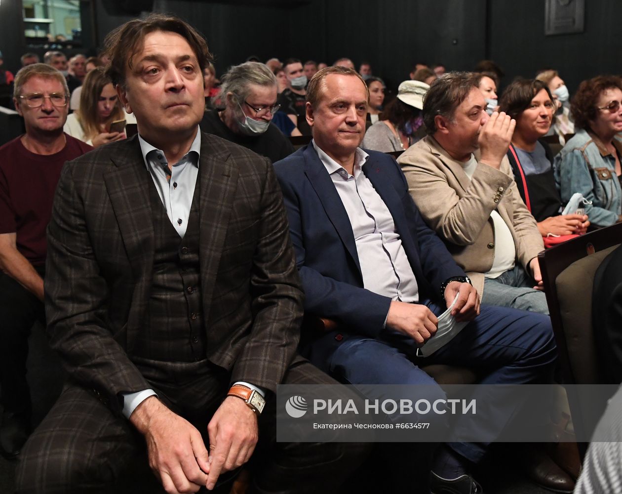 Сбор труппы театра "Ленком Марка Захарова"