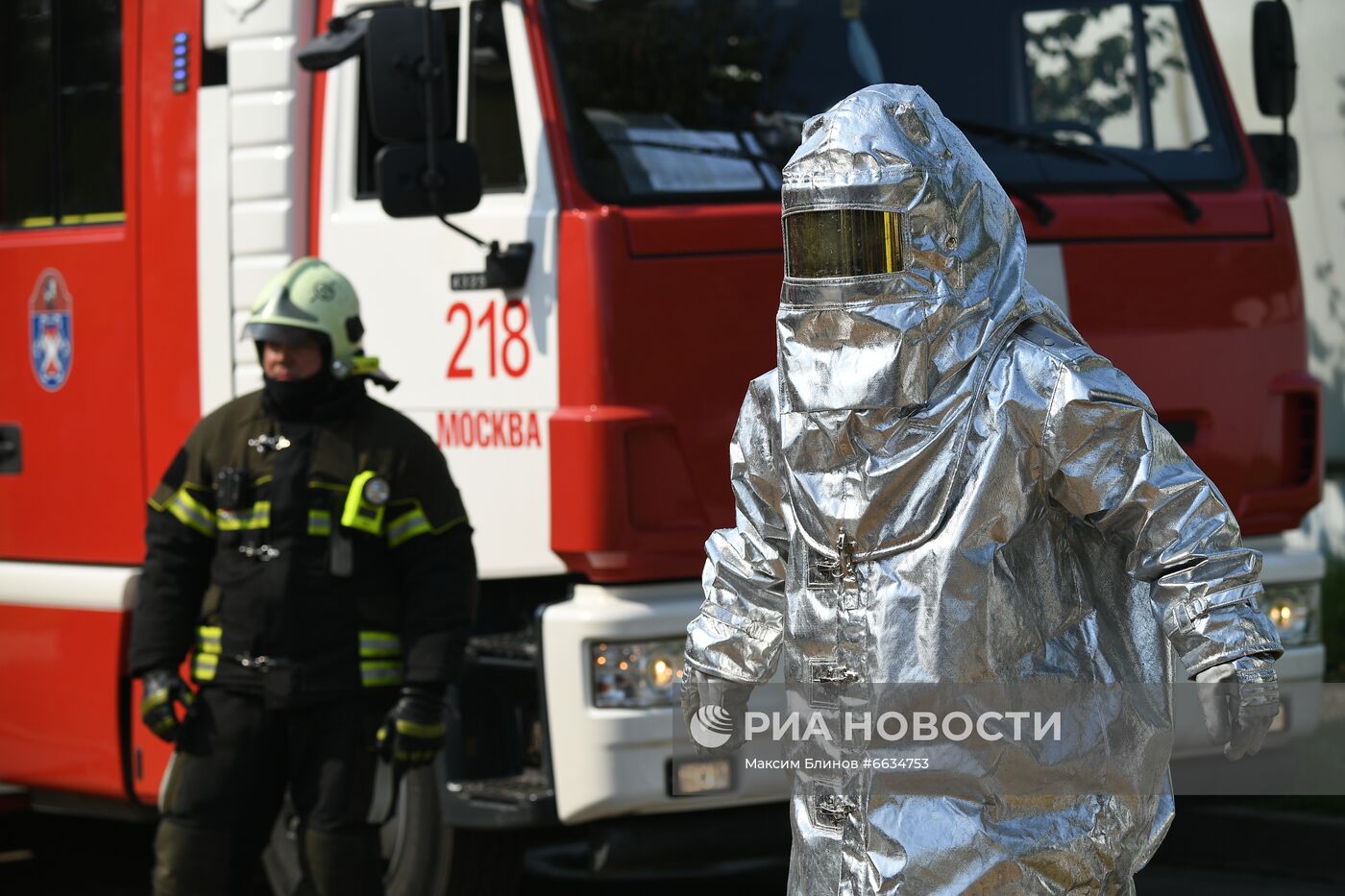 Тренировка пожарных и спасателей на новом комплексе полигона "Апаринки" ГОЧСиПБ