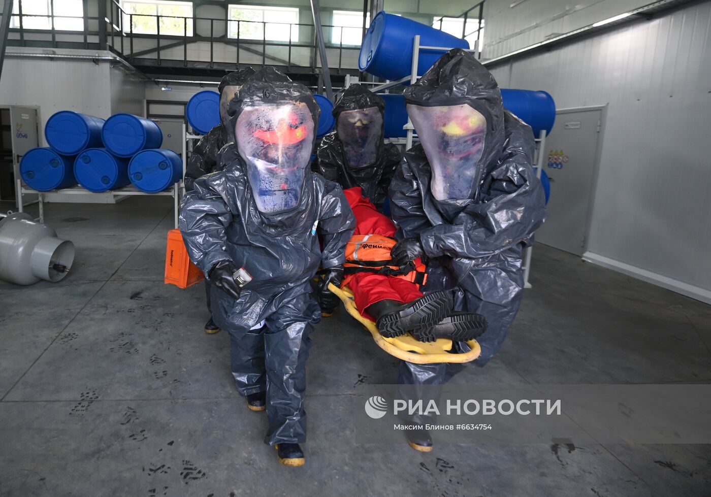 Тренировка пожарных и спасателей на новом комплексе полигона "Апаринки" ГОЧСиПБ