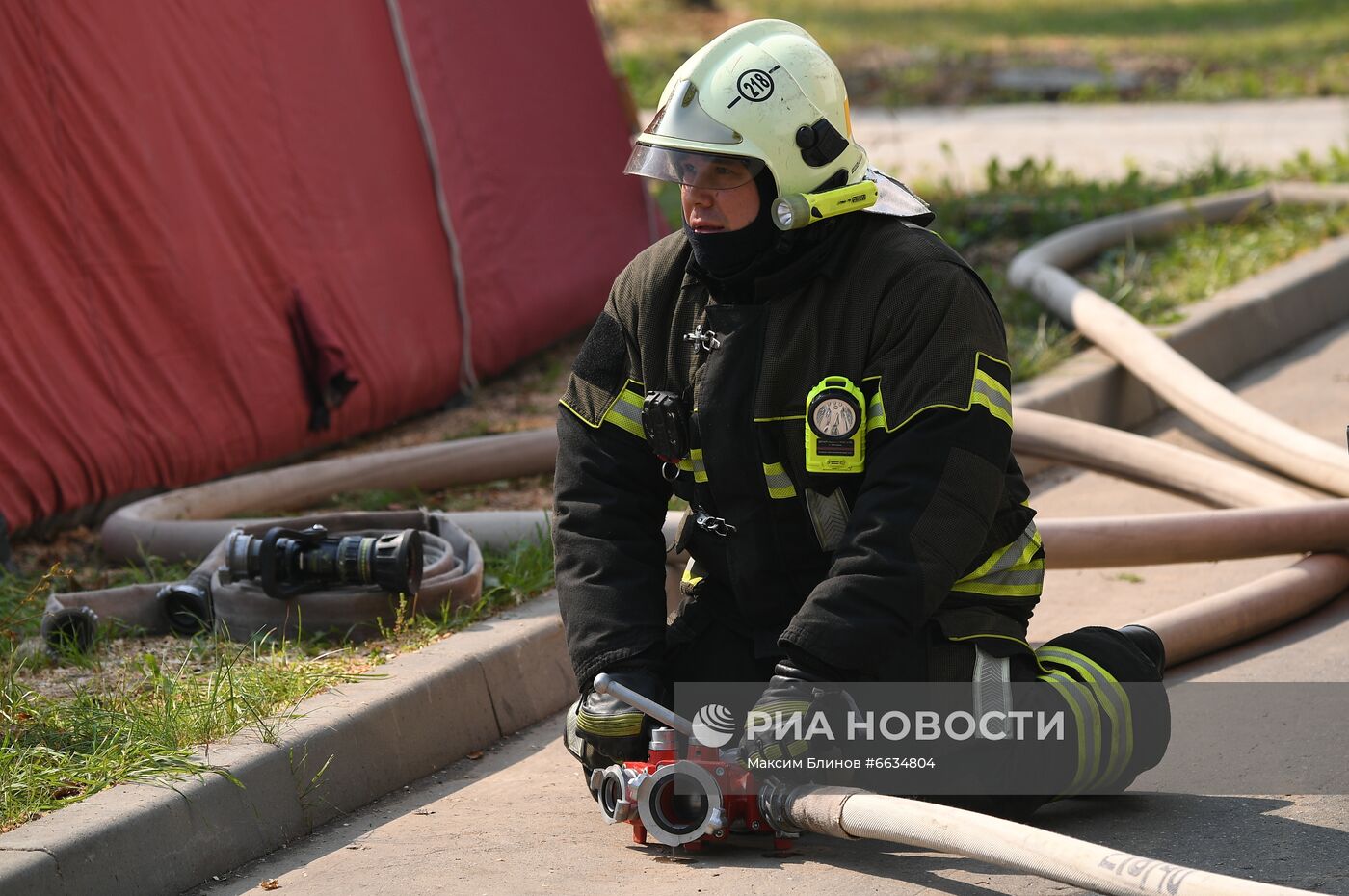 Тренировка пожарных и спасателей на новом комплексе полигона "Апаринки" ГОЧСиПБ
