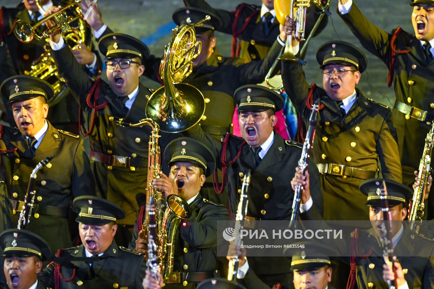 Церемония открытия XIV Международного военно-музыкального фестиваля "Спасская башня" - 2021