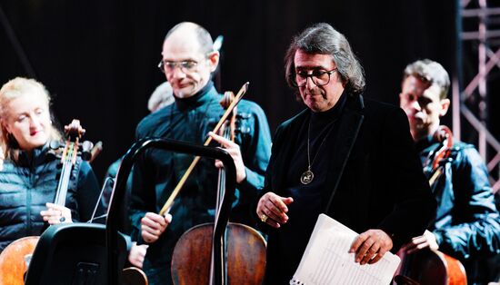 Музыкальный фестиваль "Территория мира - территория музыки" в Калининграде