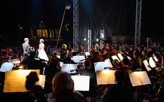 Музыкальный фестиваль "Территория мира - территория музыки" в Калининграде