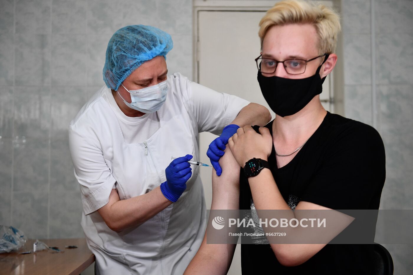 Вакцинация студентов и преподавателей Уральского государственного лесотехнического университета
