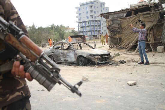 Последствия ракетного обстрела в Кабуле