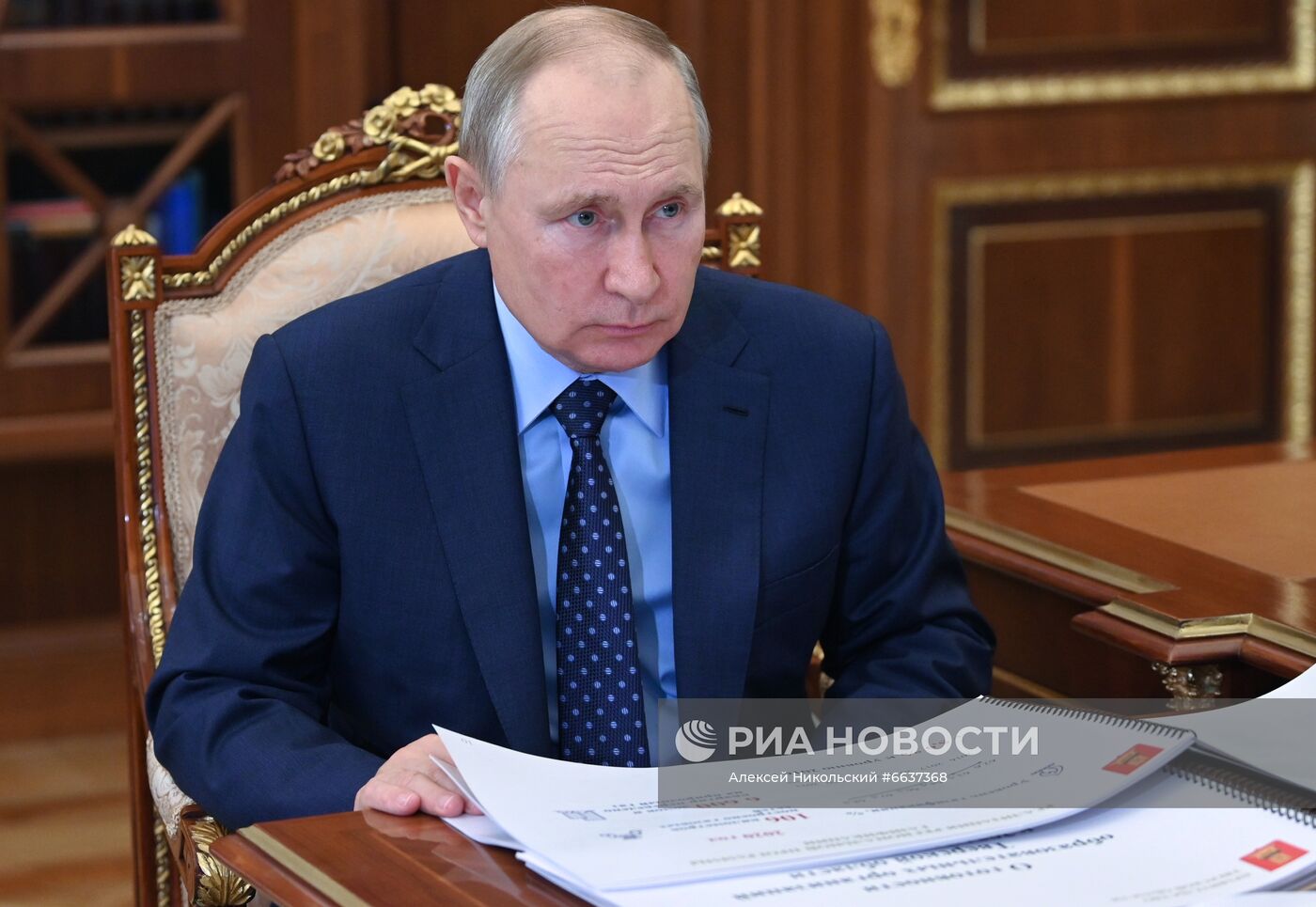 Президент РФ В. Путин встретился с губернатором Тверской области И. Руденей