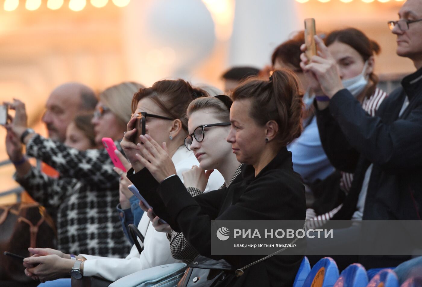 Выступление команды Кремлевской школы верховой езды