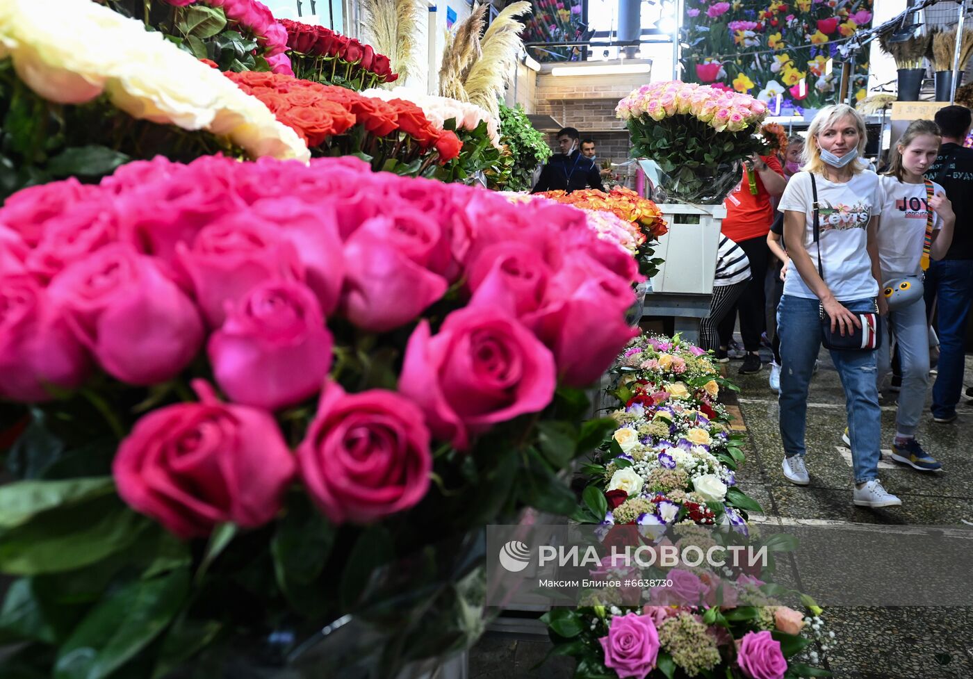 Продажа цветов накануне 1 сентября в Москве