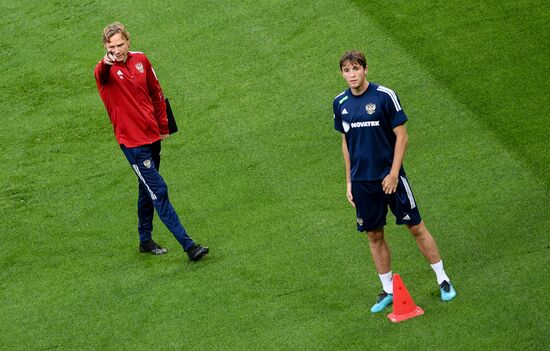 Футбол. Тренировка сборной России