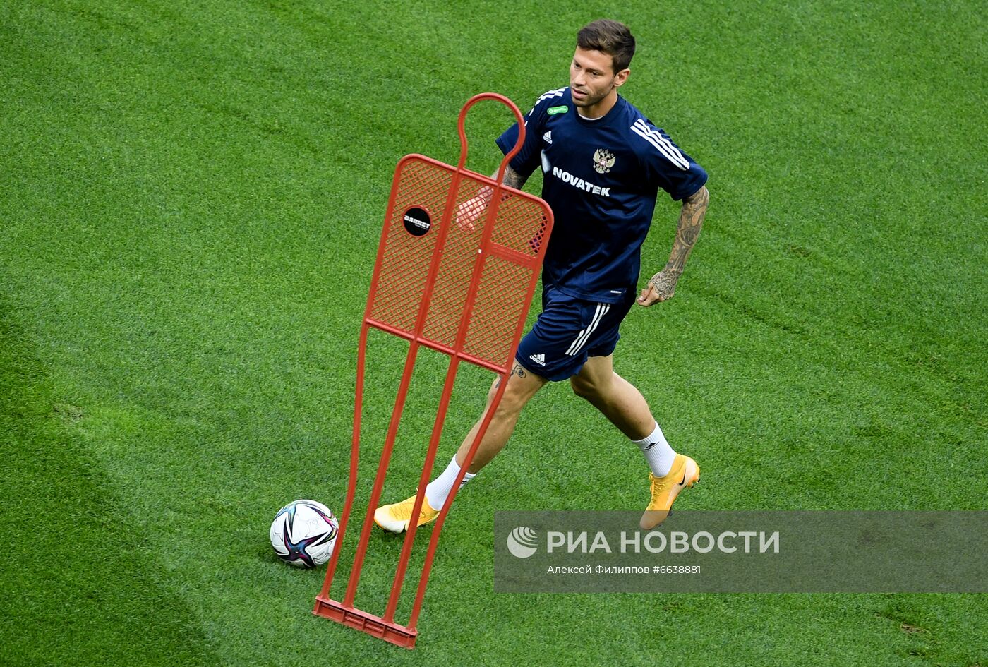 Футбол. Тренировка сборной России