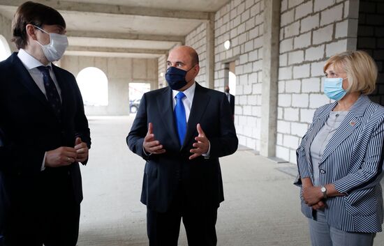 Премьер-министр РФ М. Мишустин посетил Физтех-лицей имени П. Л. Капицы