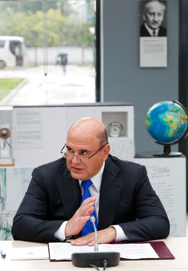 Премьер-министр РФ М. Мишустин посетил Физтех-лицей имени П. Л. Капицы