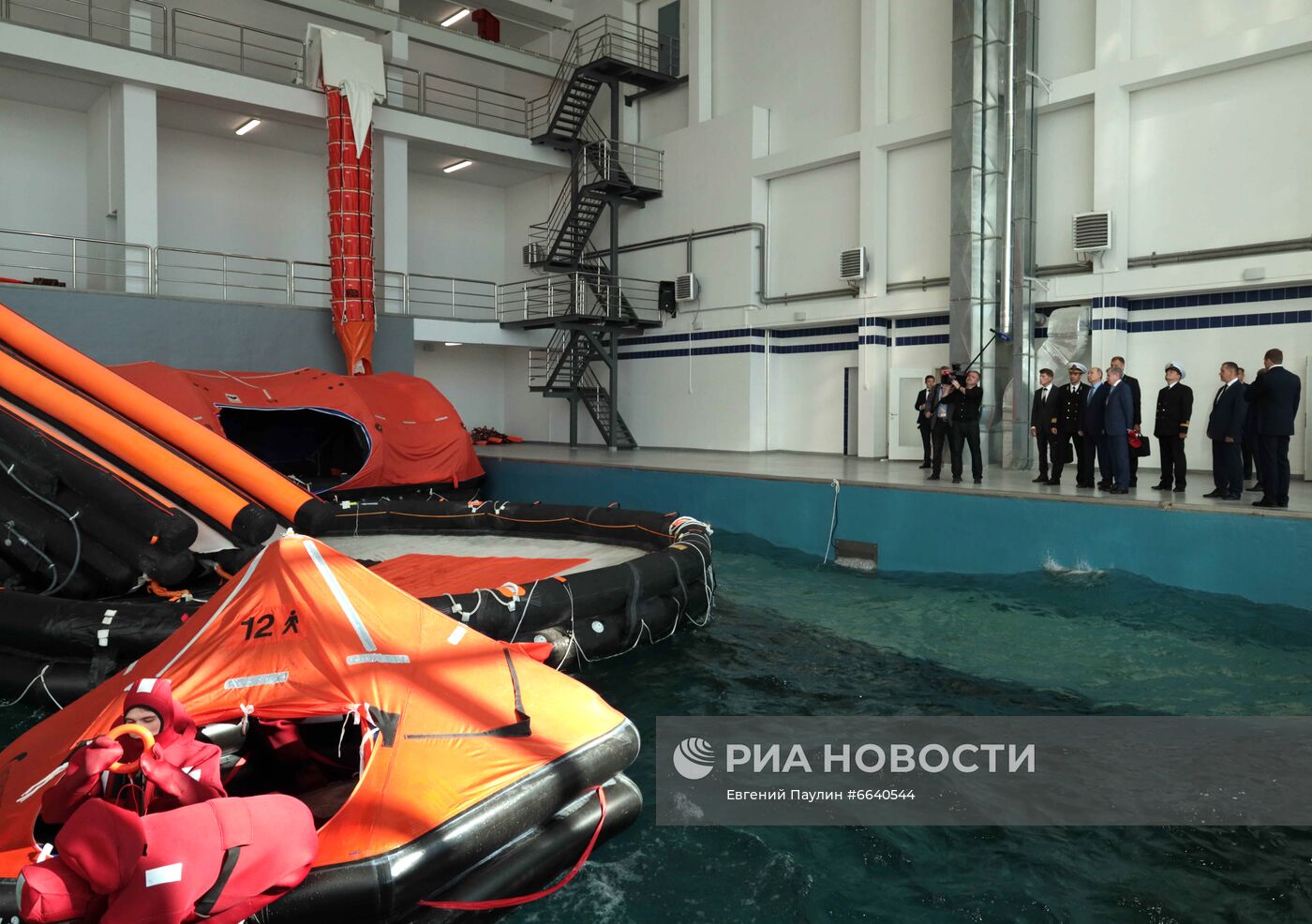 Рабочая поездка президента РФ В. Путина в Дальневосточный федеральный округ. День второй