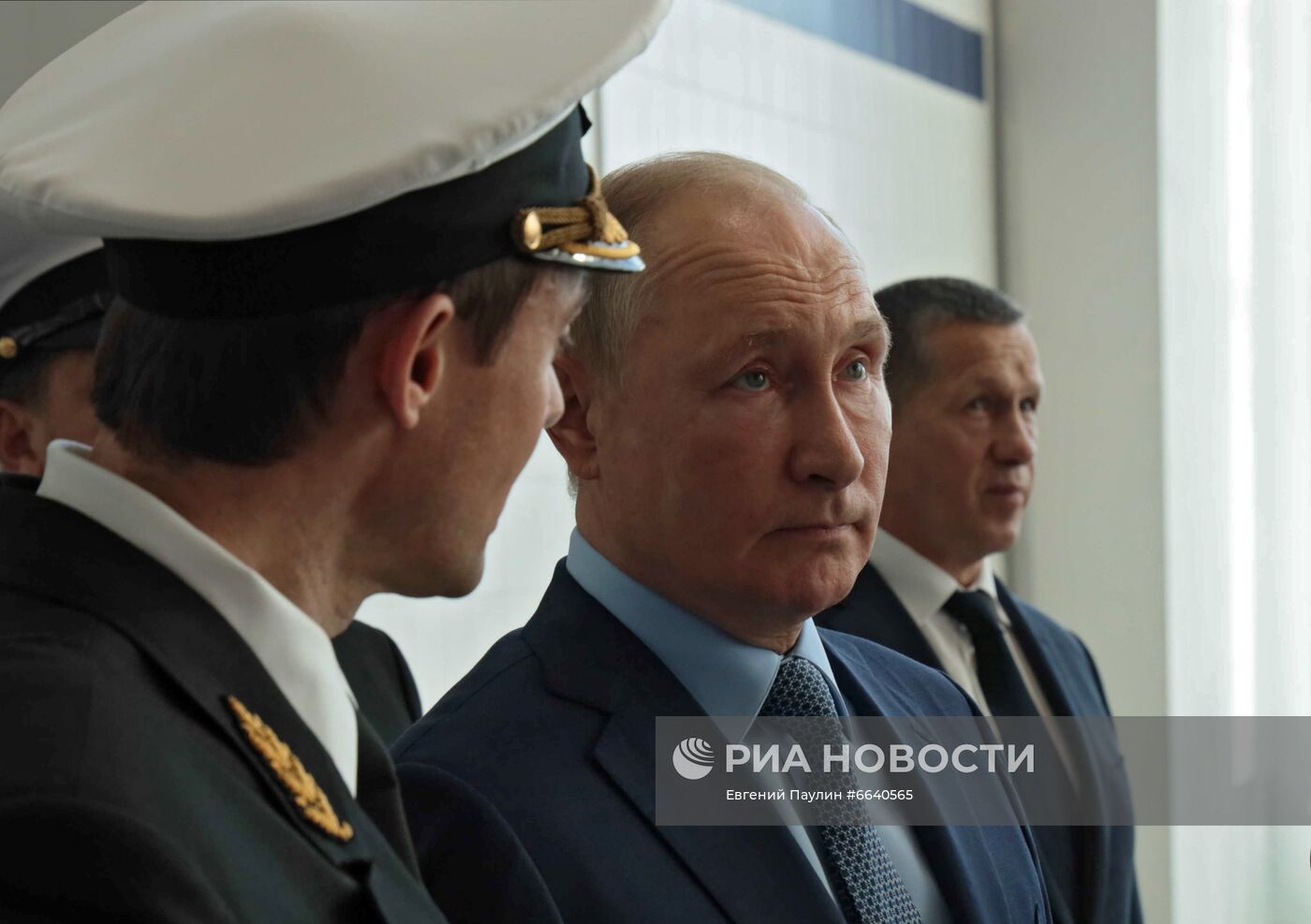 Рабочая поездка президента РФ В. Путина в Дальневосточный федеральный округ. День второй