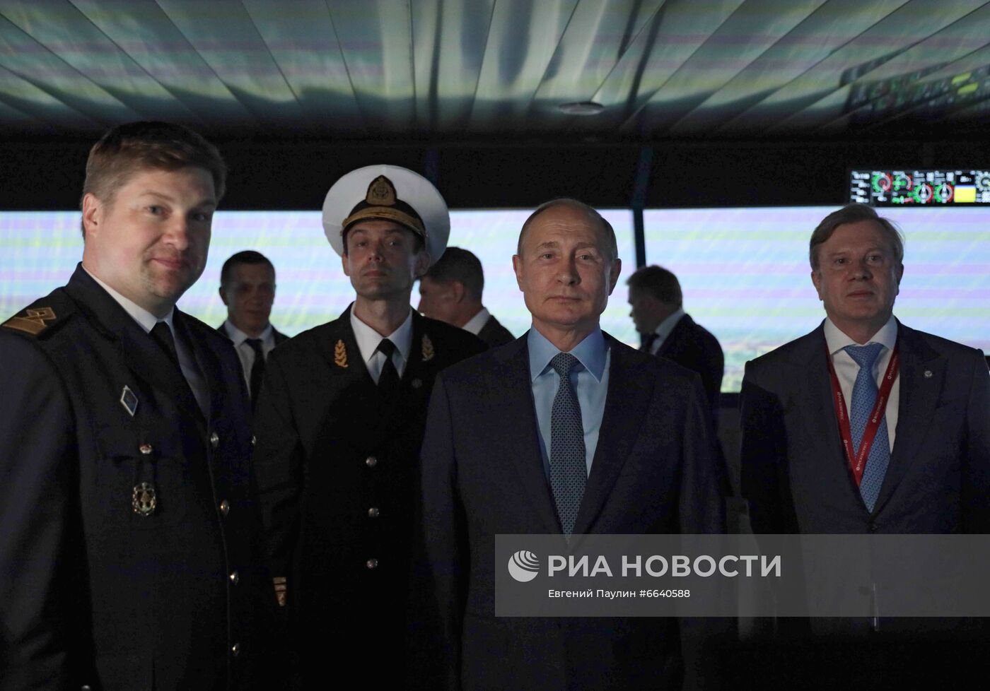 Рабочая поездка президента РФ В. Путина в Дальневосточный федеральный округ. День второй