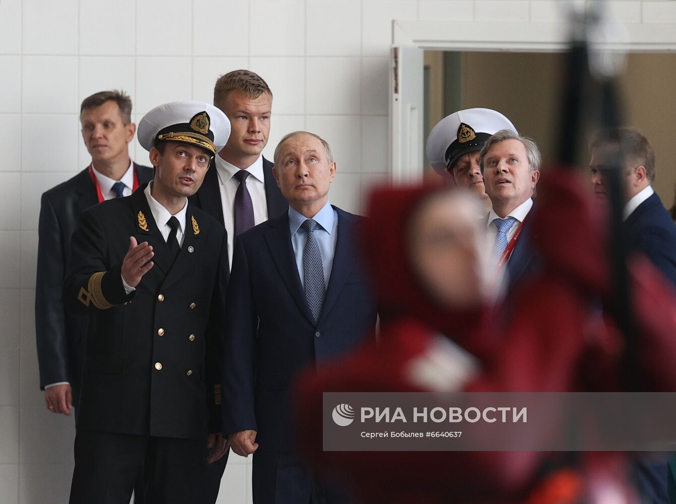 Рабочая поездка президента РФ В. Путина в Дальневосточный федеральный округ. День второй