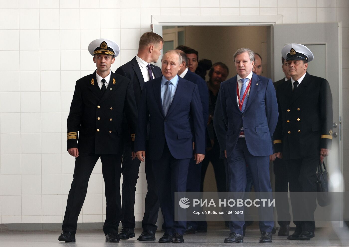 Рабочая поездка президента РФ В. Путина в Дальневосточный федеральный округ. День второй