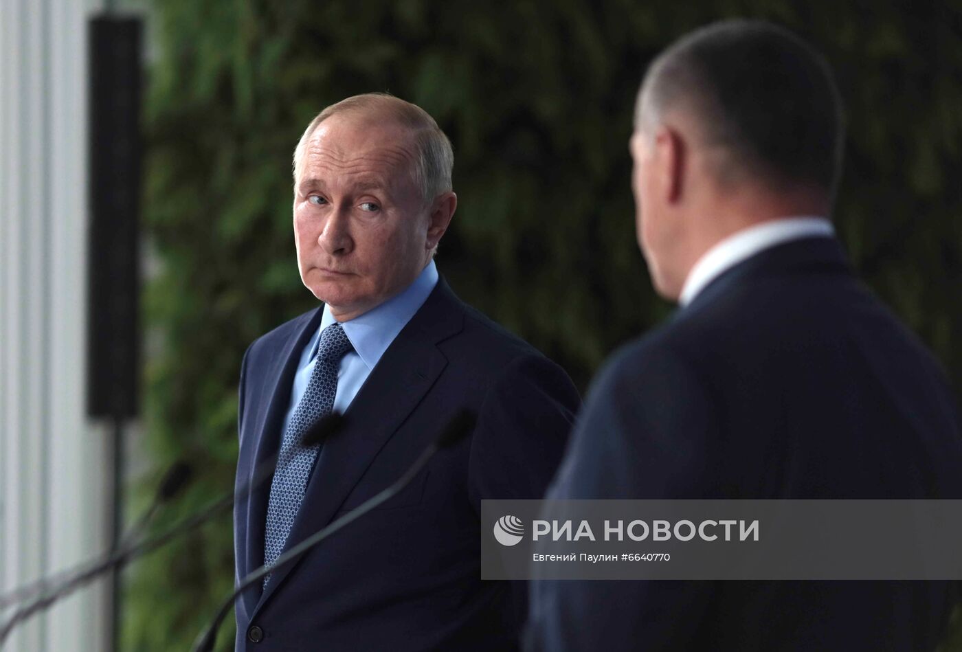 Рабочая поездка президента РФ В. Путина в Дальневосточный федеральный округ. День второй