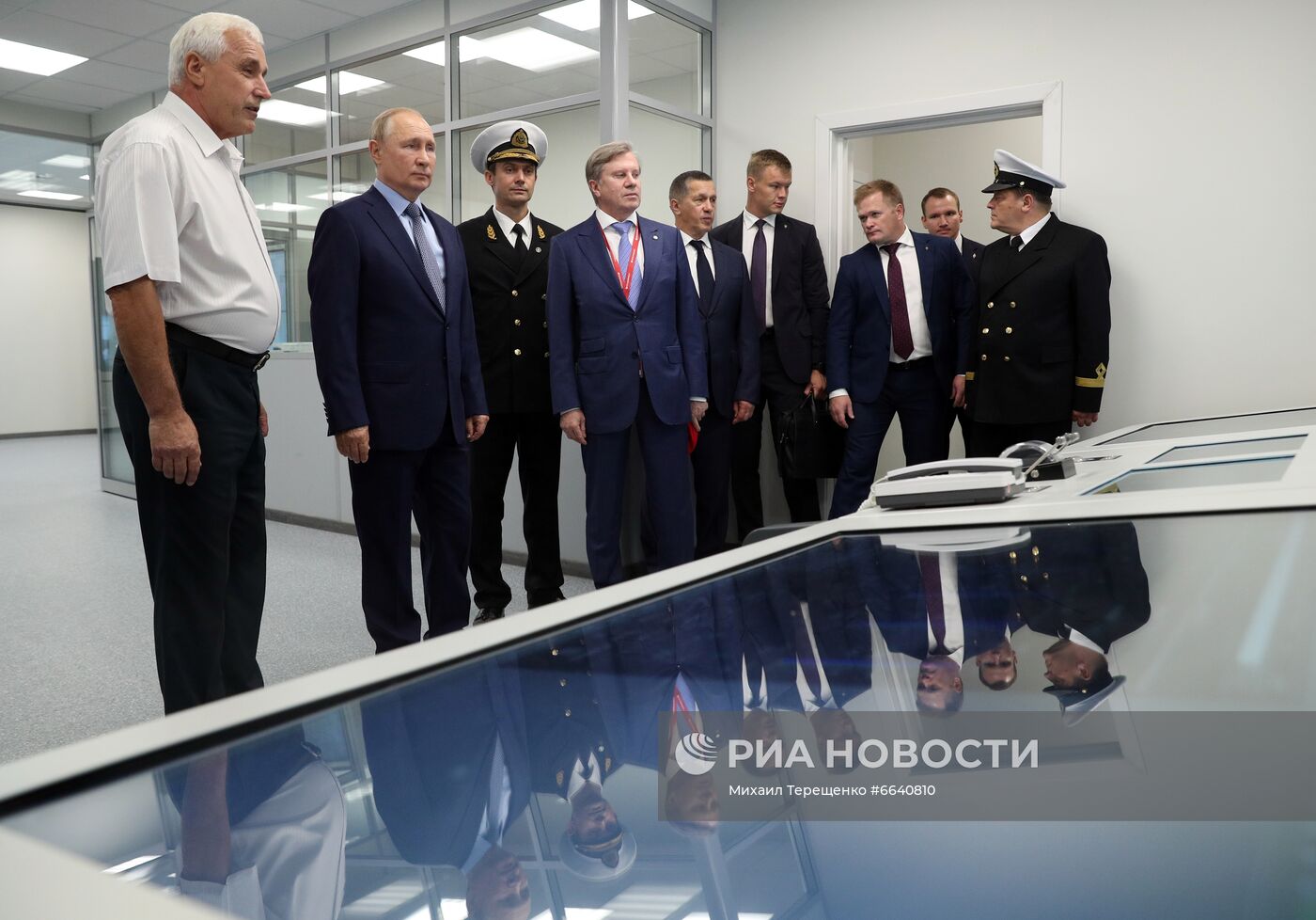 Рабочая поездка президента РФ В. Путина в Дальневосточный федеральный округ. День второй