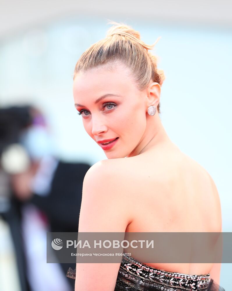Член жюри, канадская актриса Сара Гадон на церемонии открытия 78-го Венецианского международного кинофестиваля. Место: Италия, Венеция. Автор: Екатерина Чеснокова/РИА Новости. Венецианский кинофестиваль. Открытие