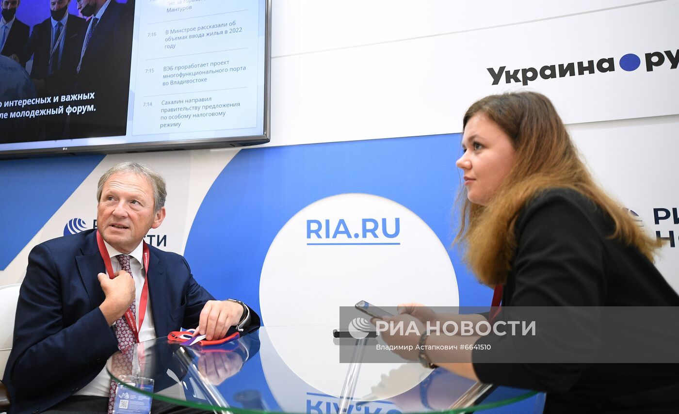 ВЭФ-2021. Работа стенда МИА "Россия сегодня"