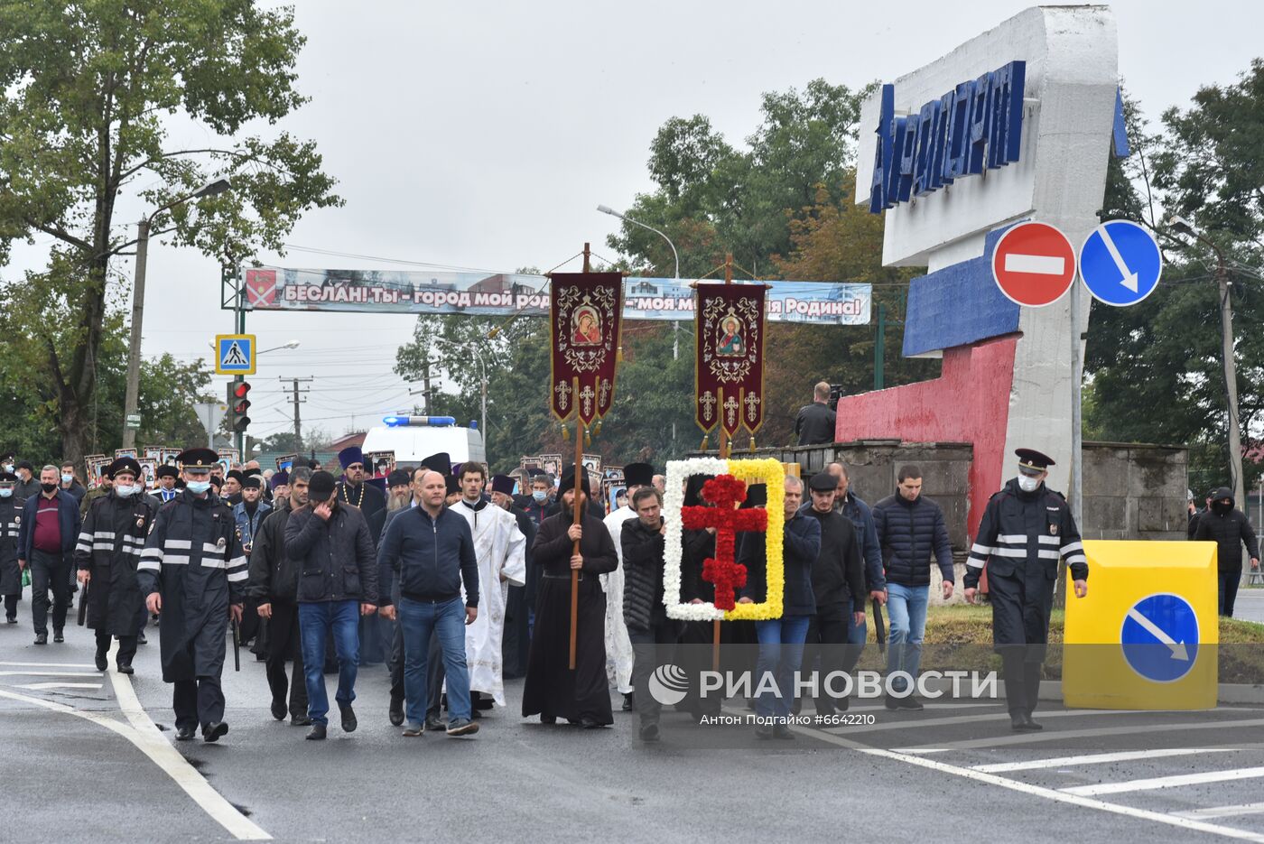 День траура по погибшим в школе №1 в Беслане