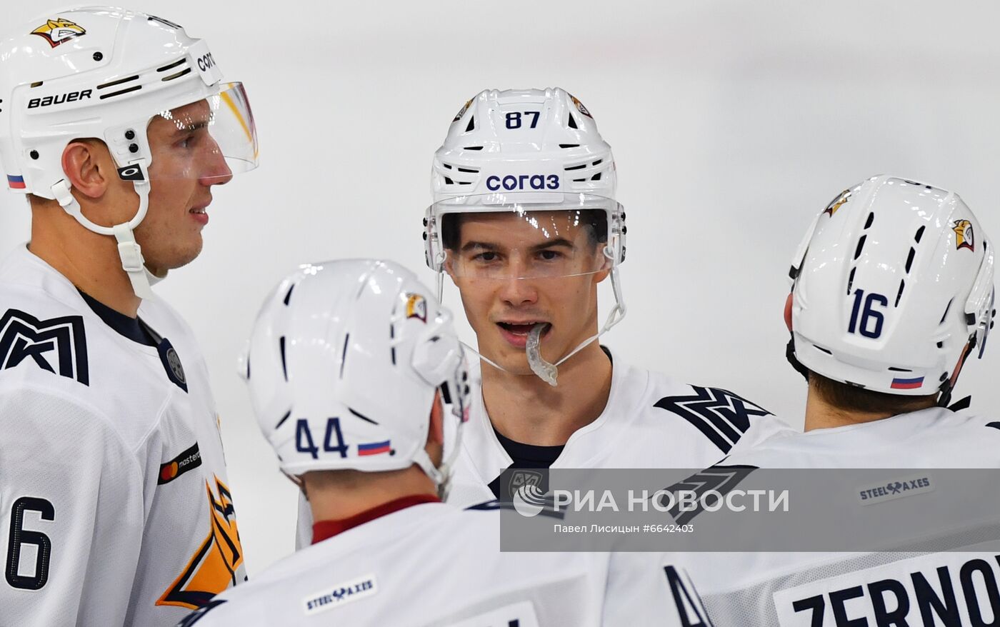 Хоккей. КХЛ. Матч "Автомобилист" - "Металлург"