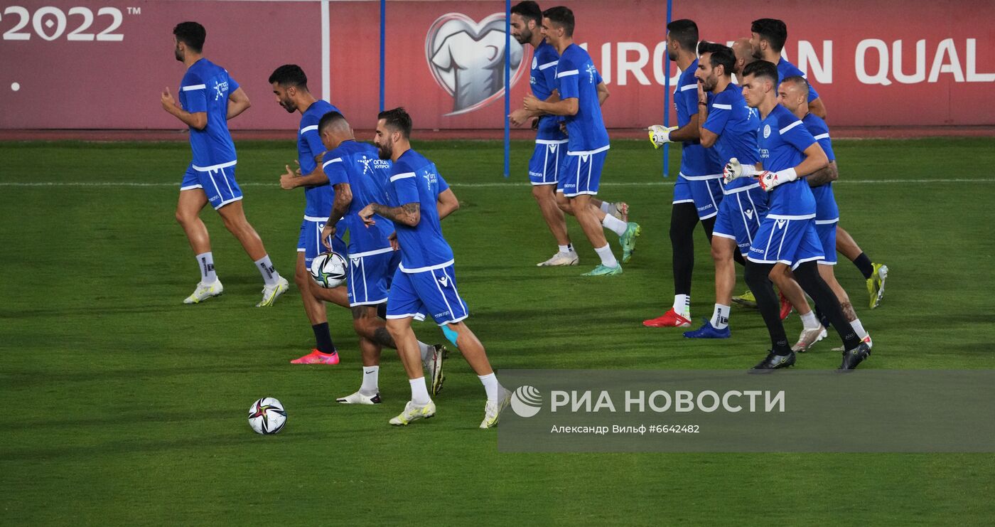 Футбол. Тренировка сборной Кипра