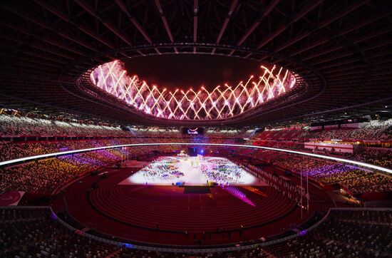 Церемония закрытия XVI летних Паралимпийских игр в Токио