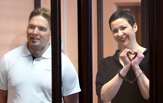 Заседание суда по делу М. Колесниковой и М. Знака в Минске
