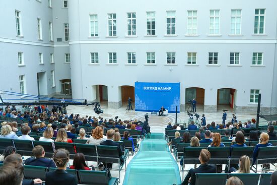 Поездка министра иностранных дел РФ С. Лаврова в  Санкт-Петербург