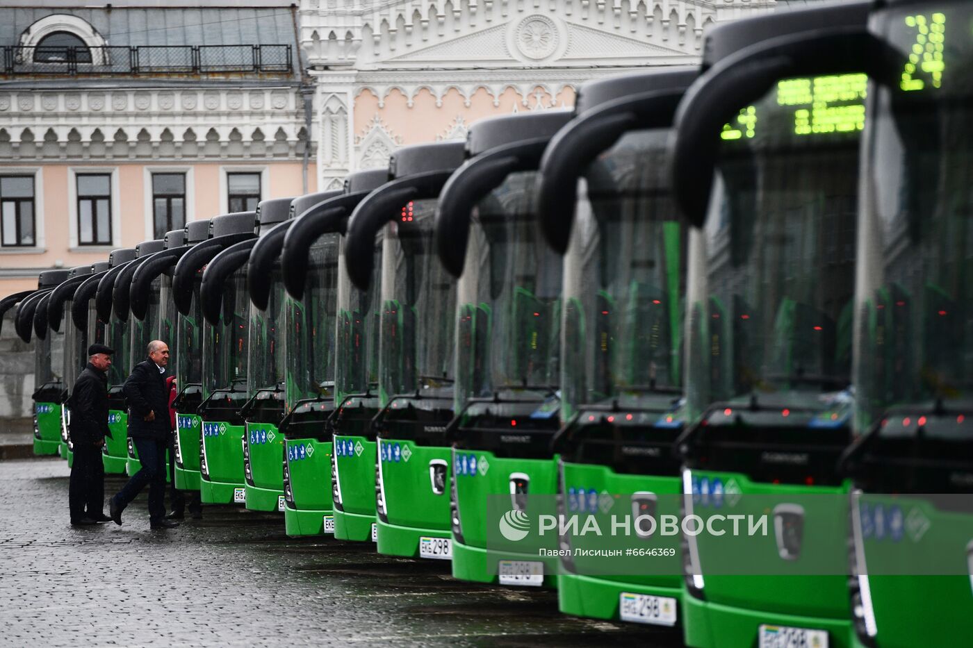 Презентация новых автобусов на газомоторном топливе в Екатеринбурге