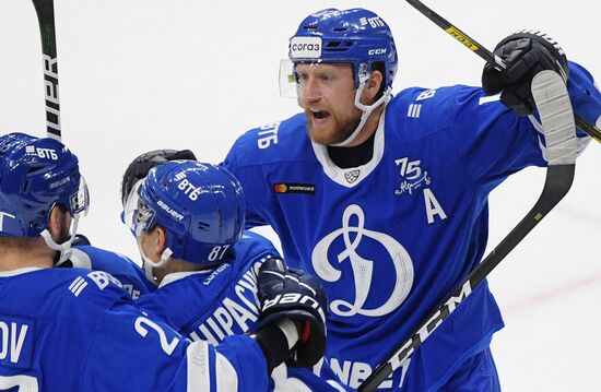 Хоккей. КХЛ. Матч "Динамо" (Москва) - "Авангард"