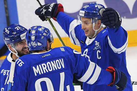 Хоккей. КХЛ. Матч "Динамо" (Москва) - "Авангард"