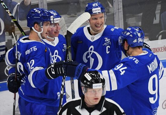 Хоккей. КХЛ. Матч "Динамо" (Москва) - "Авангард"