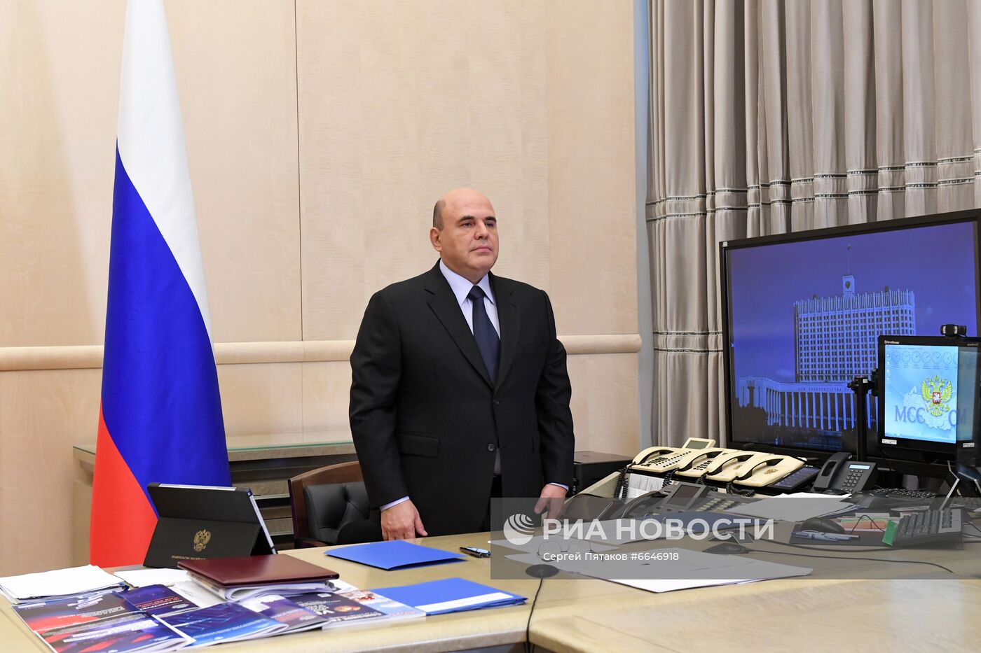 Премьер-министр РФ М. Мишустин провел заседание правительства РФ