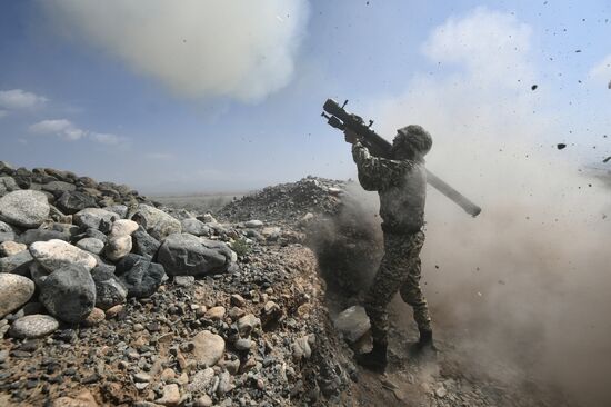 Военные учения ОДКБ "Рубеж-2021" в Киргизии