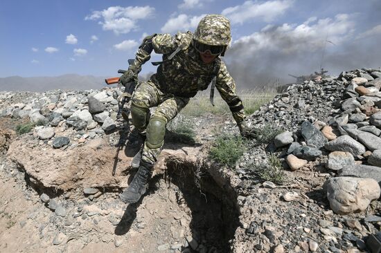 Военные учения ОДКБ "Рубеж-2021" в Киргизии