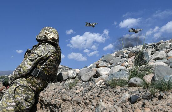 Военные учения ОДКБ "Рубеж-2021" в Киргизии