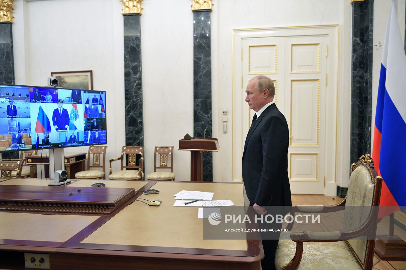 Президент РФ В. Путин провел заседание оргкомитета "Победа"